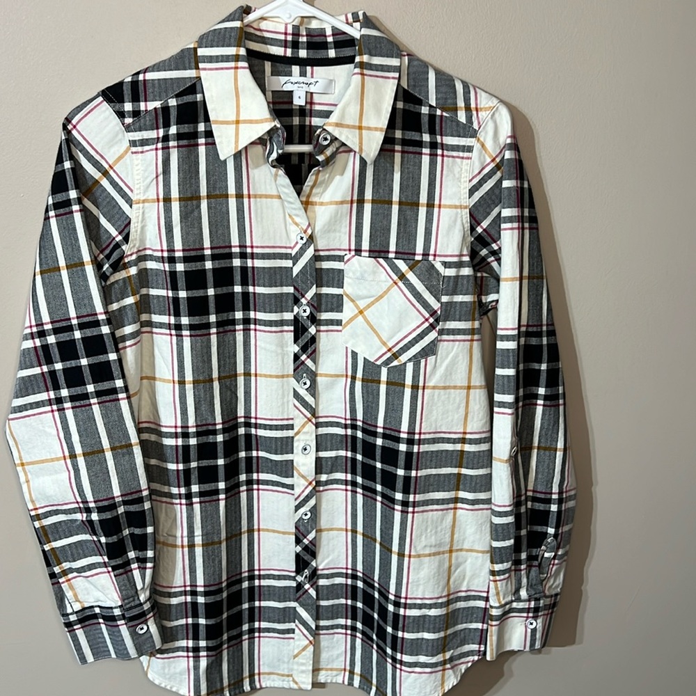 Foxcroft plaid button down size small 100% cotton